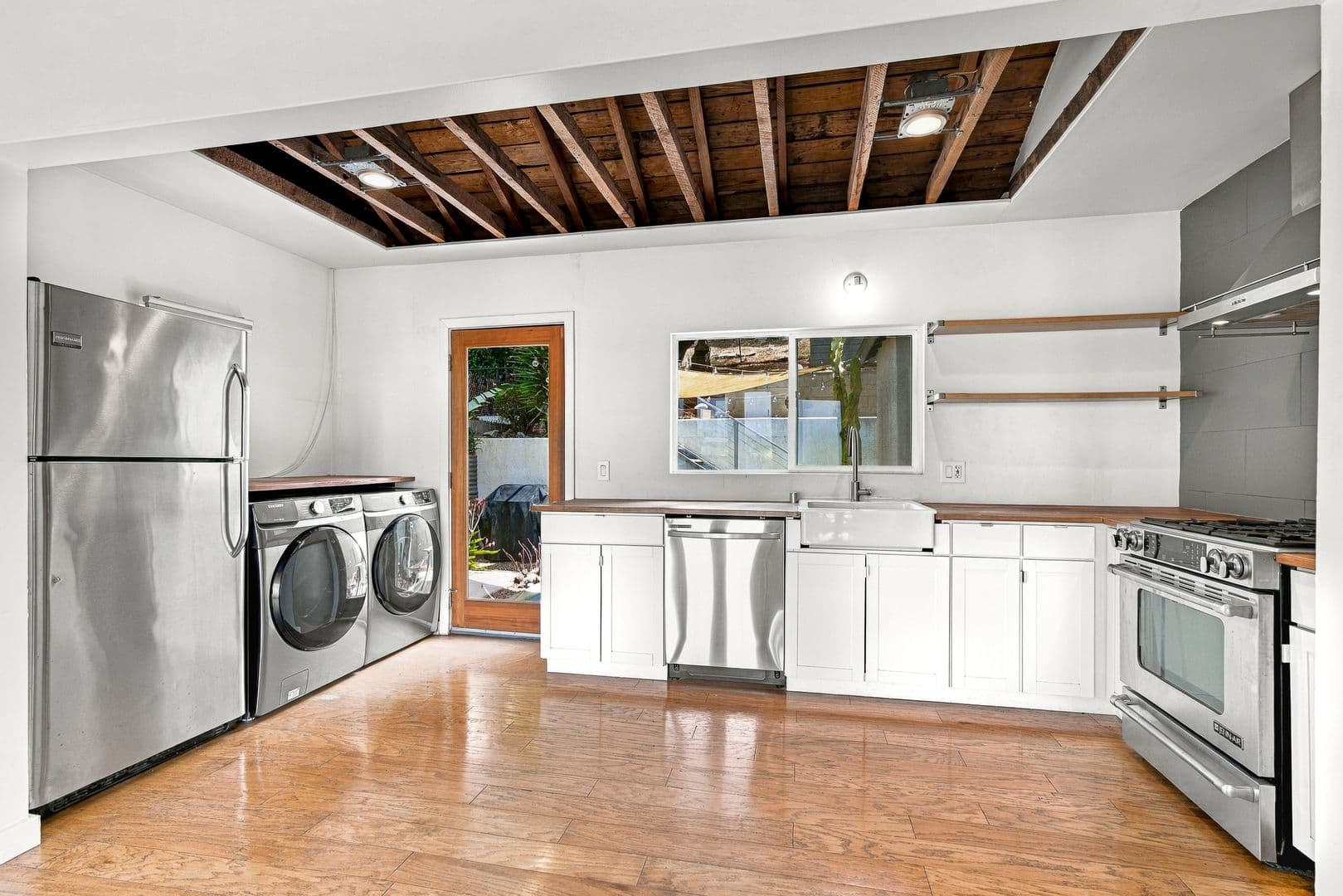 Los Angeles House: 1904 Boca Ave