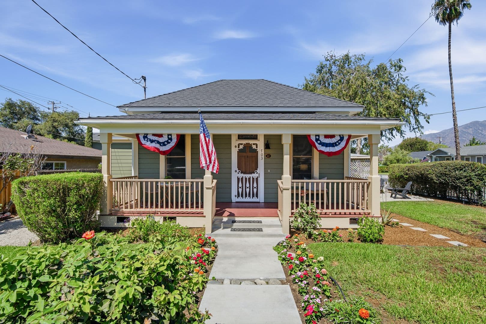 Monrovia Apartment: 703 Primrose Ave