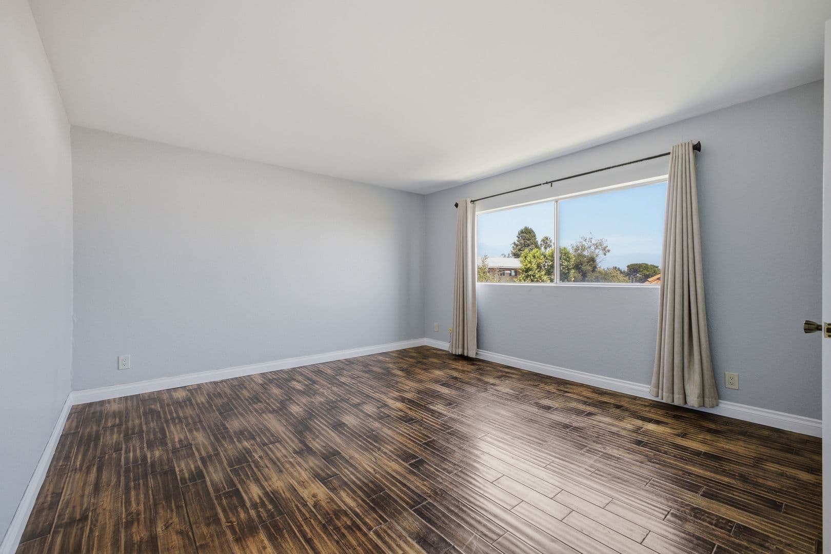 Pasadena Condo: 2444 E. Del Mar Blvd