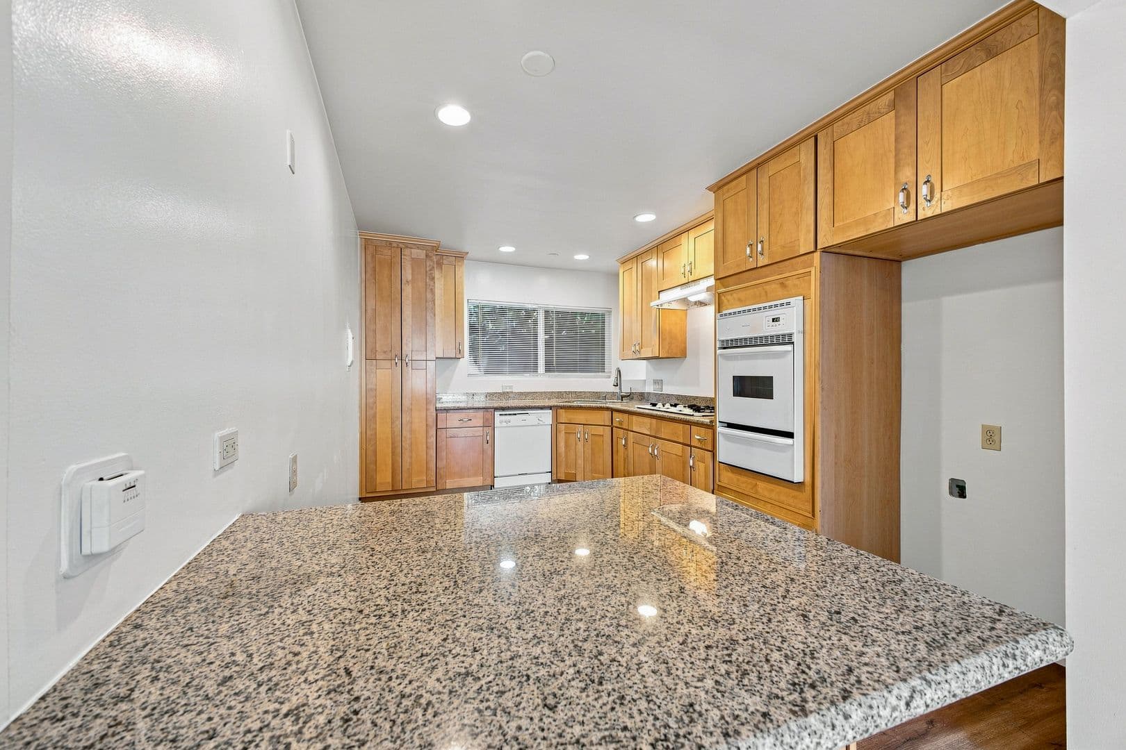 Burbank Apartment: 459 East Palm Ave.
