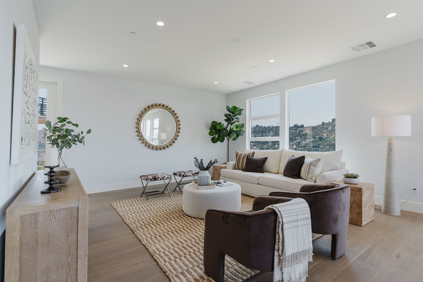 Los Angeles House: 3870 West Point Drive