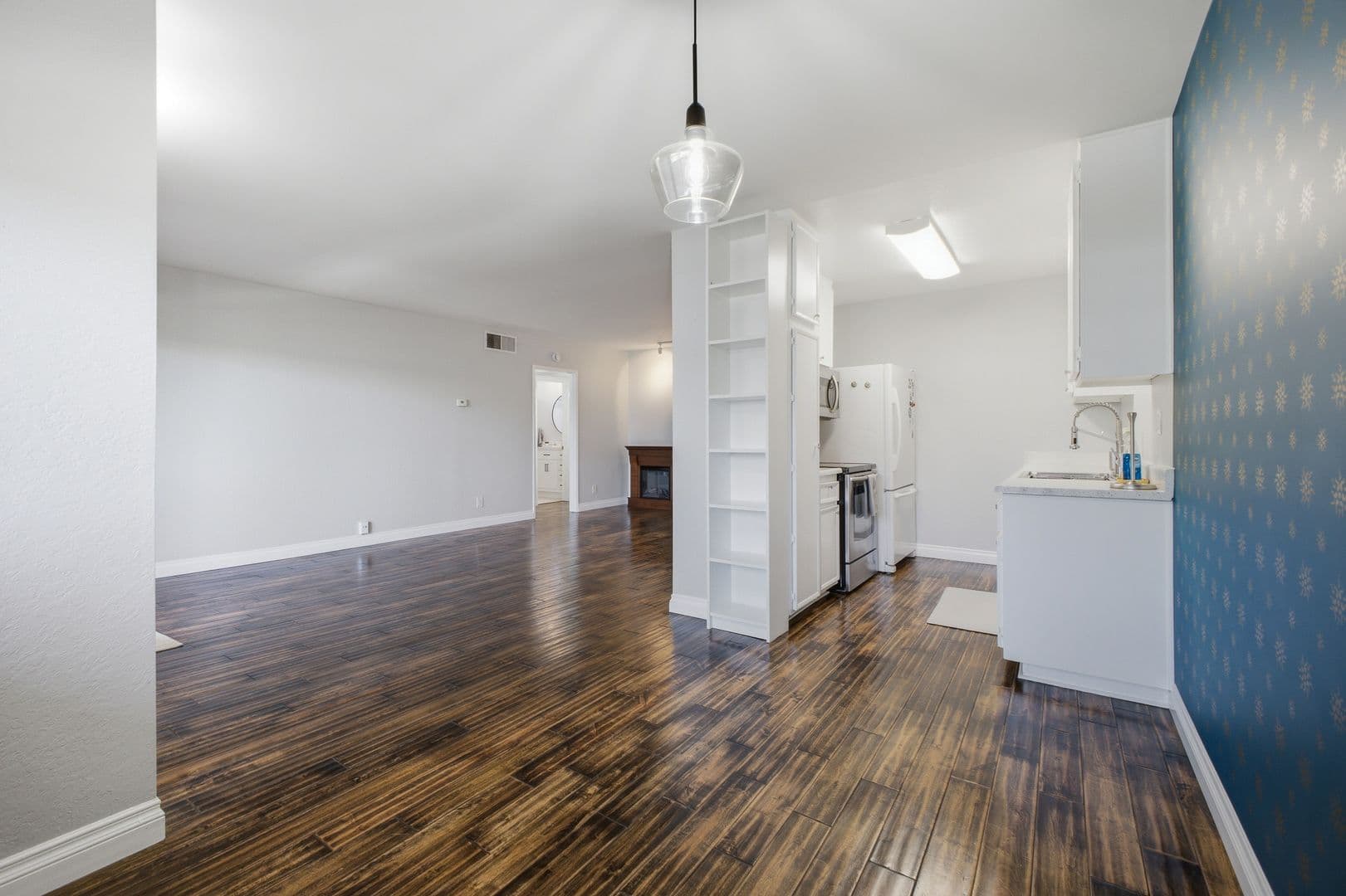 Pasadena Condo: 2444 E. Del Mar Blvd
