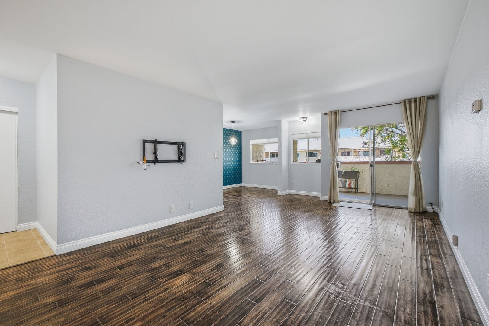 Pasadena Condo: 2444 E. Del Mar Blvd