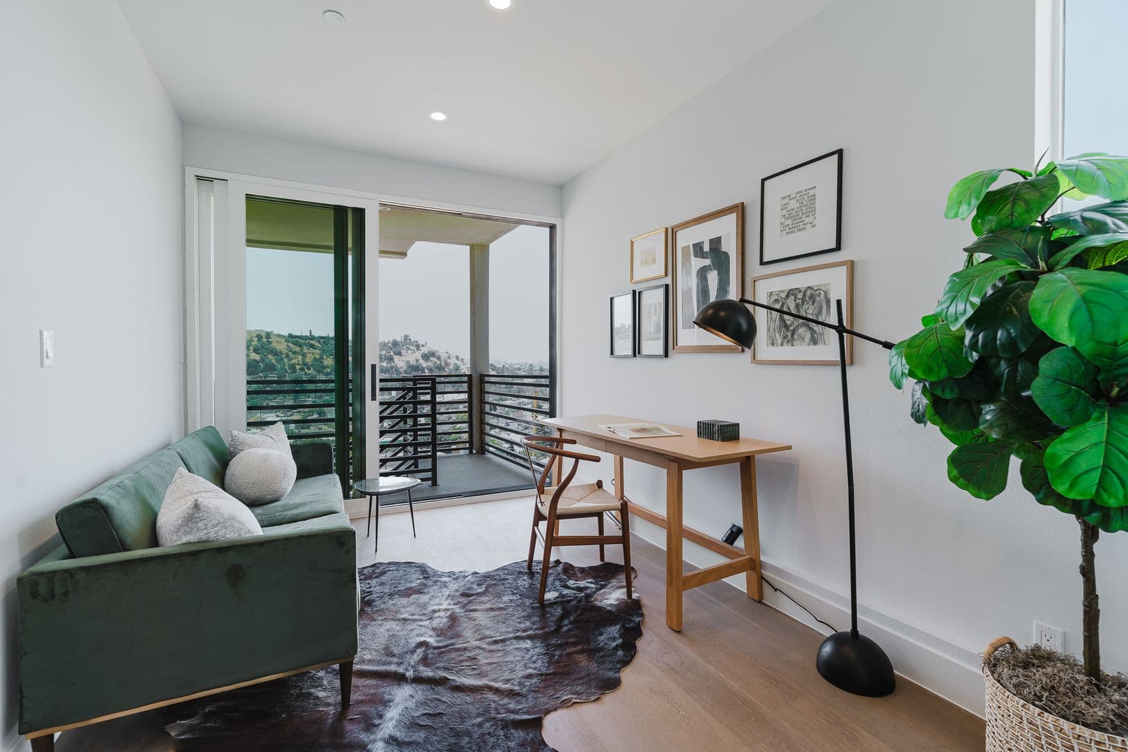 Los Angeles House: 3870 West Point Drive