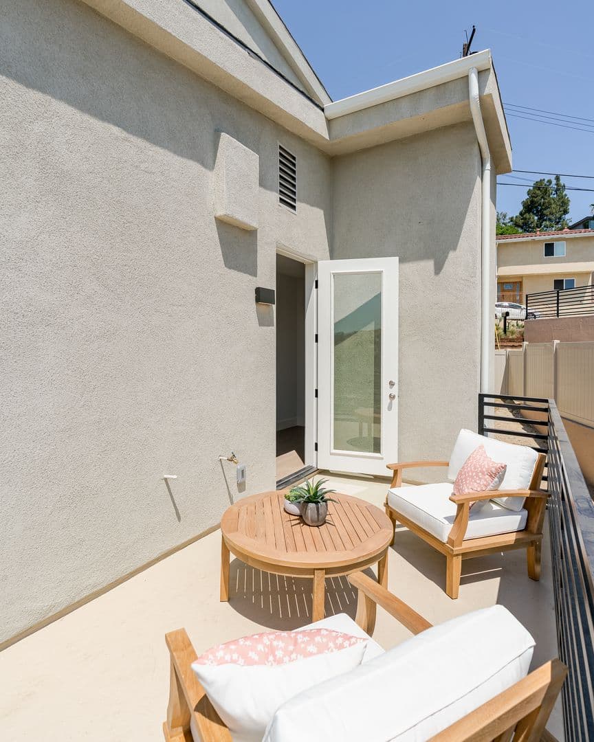 Los Angeles House: 3870 West Point Drive