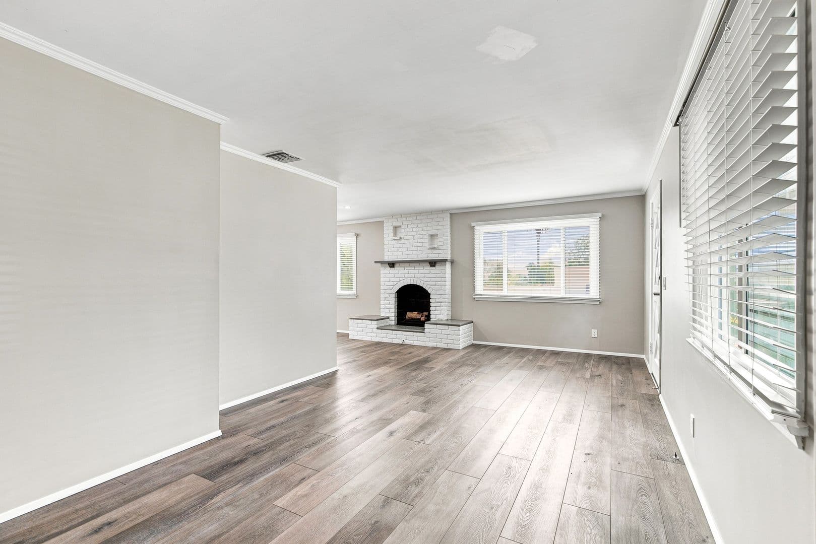 Sierra Madre Apartment: 259 - 261  Sturtevant Dr