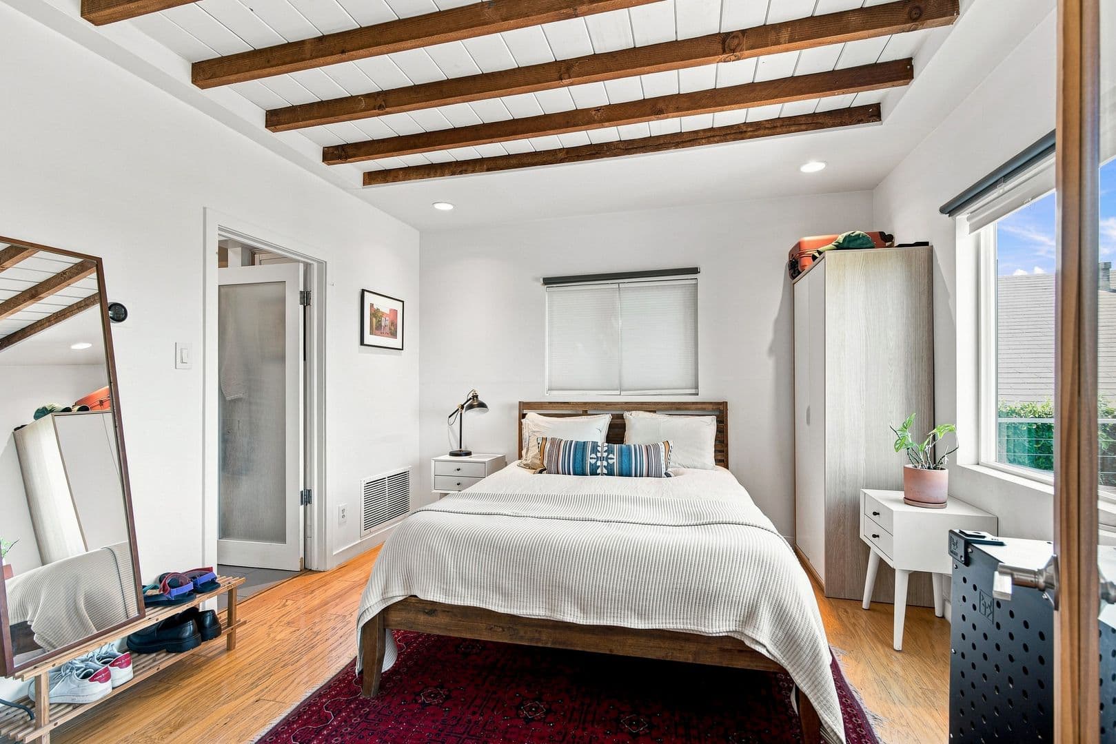 Los Angeles House: 1904 Boca Ave