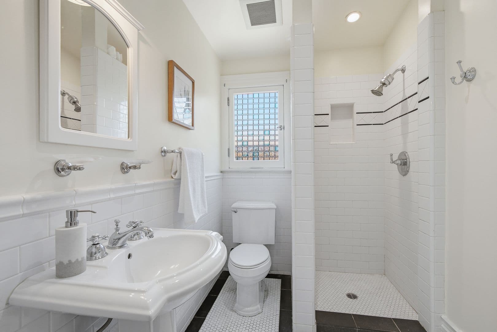 Monrovia Apartment: 703 Primrose Ave