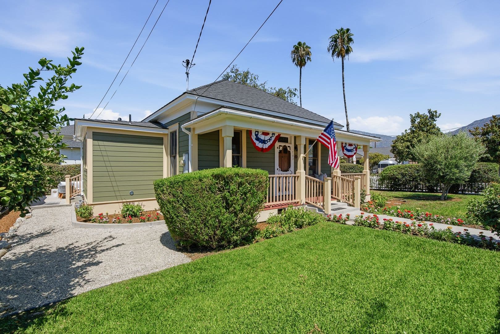 Monrovia Apartment: 703 Primrose Ave