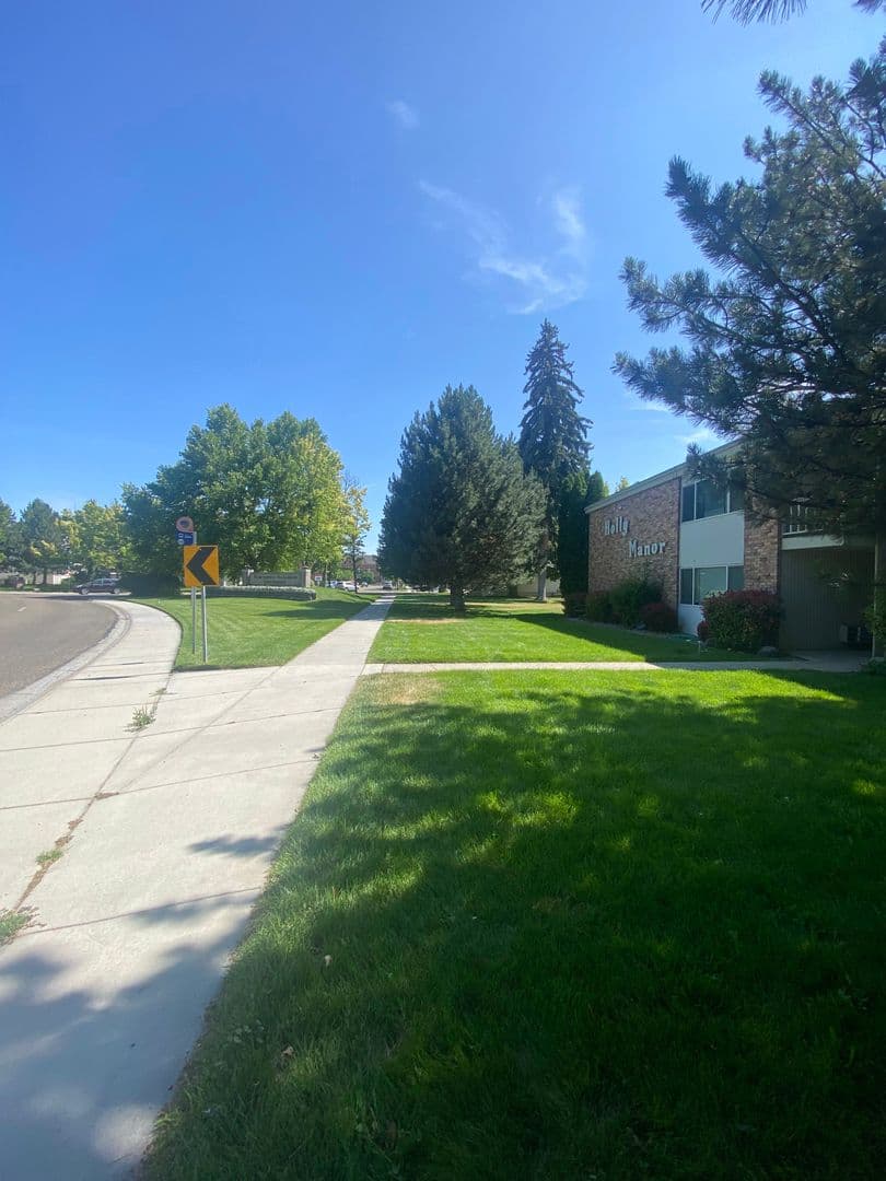 Nampa Apartment: 401 S Holly St