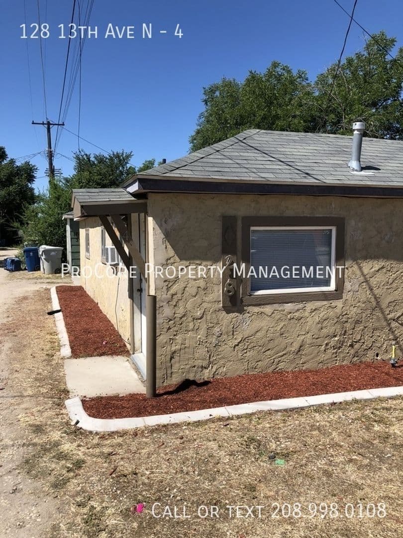 Nampa Apartment: 128 13th Ave N
