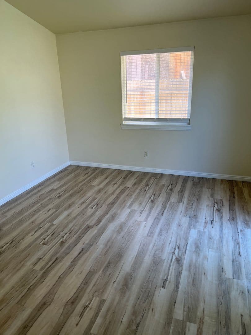 Nampa Apartment: 1307/1309 Holly St