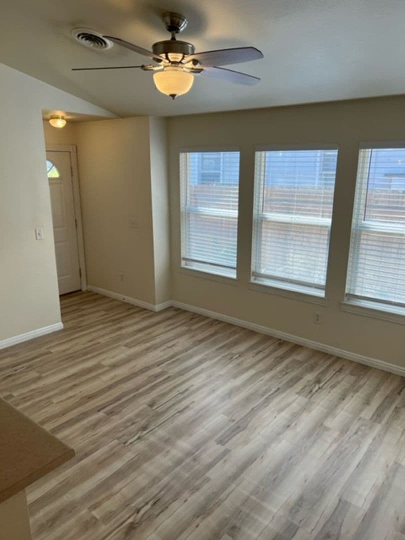 Nampa Apartment: 1307/1309 Holly St