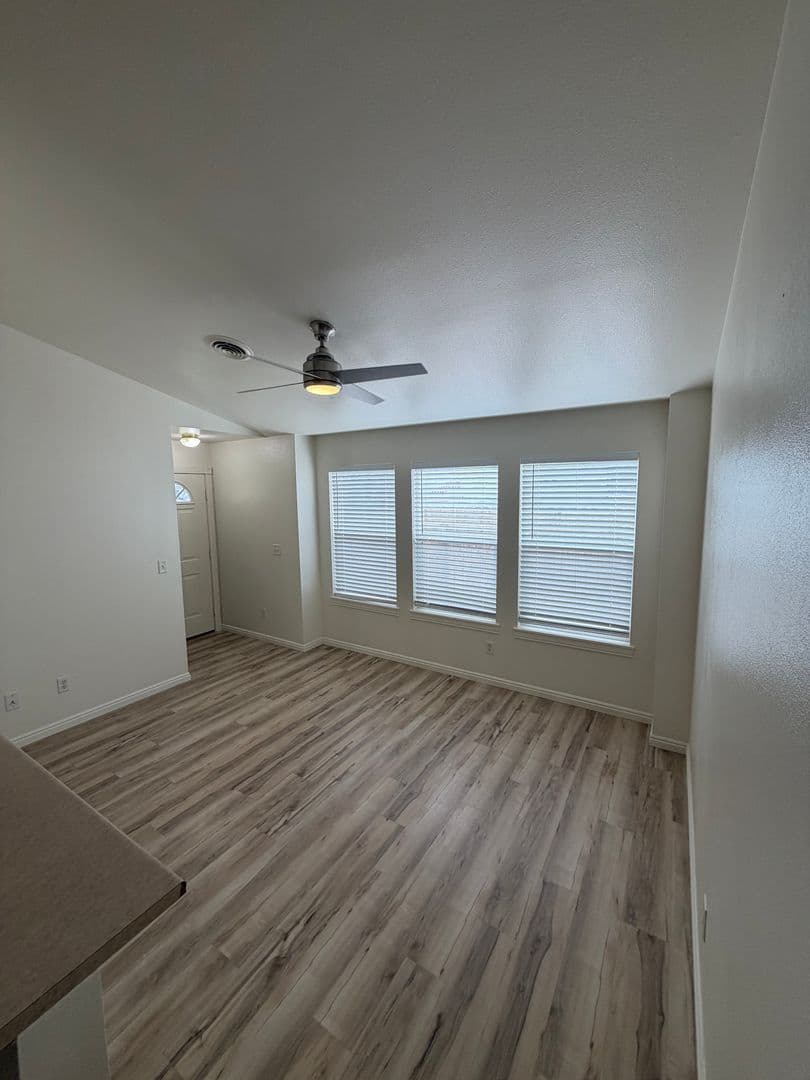 Nampa Apartment: 1307/1309 Holly St