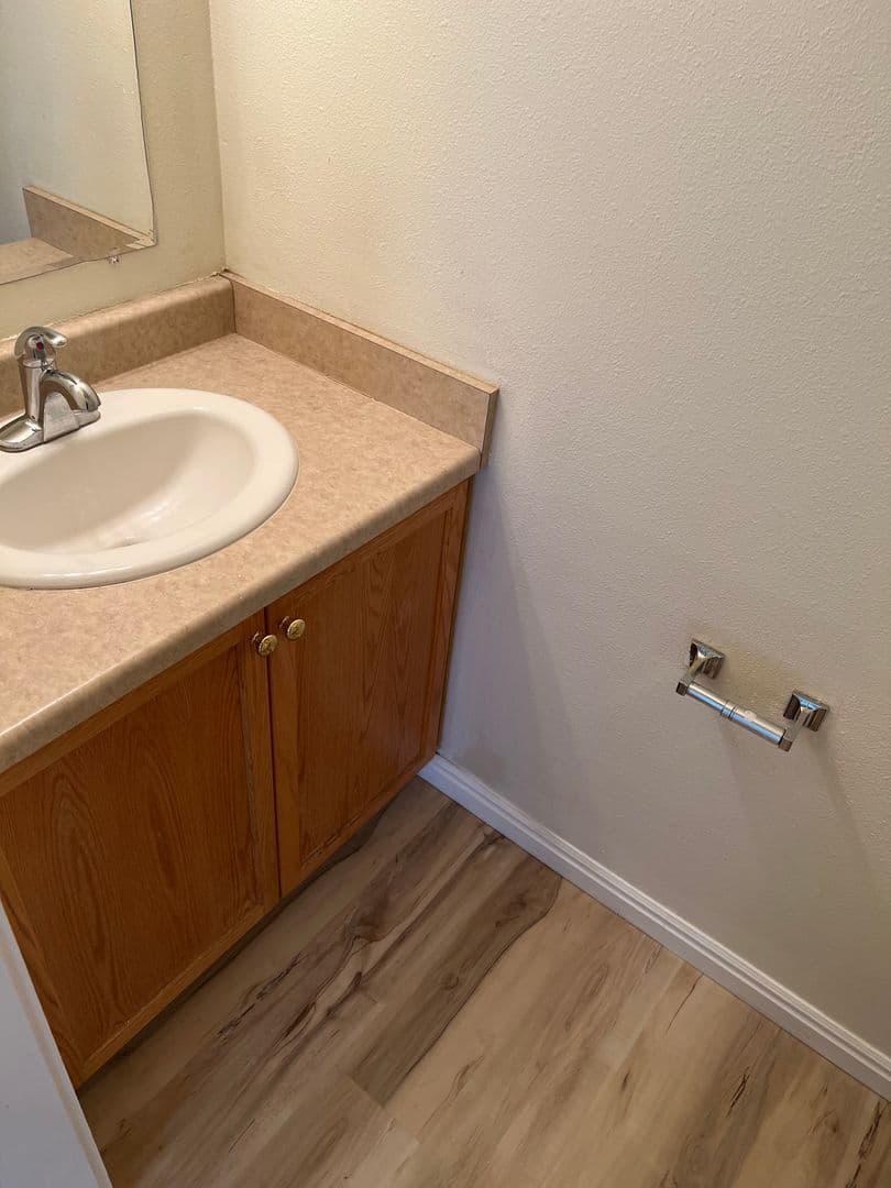 Nampa Apartment: 1307/1309 Holly St