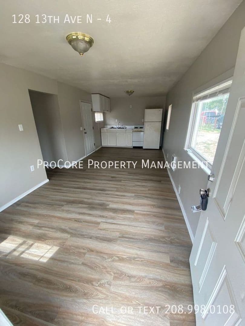 Nampa Apartment: 128 13th Ave N