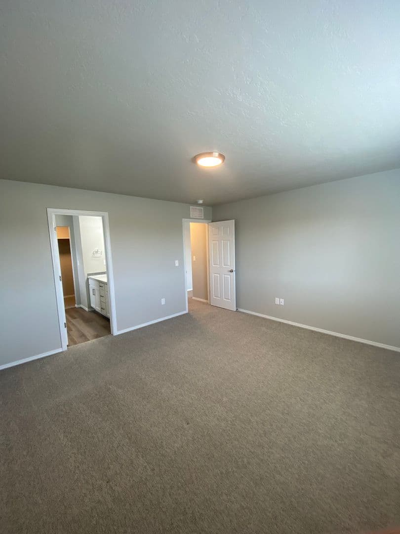 Caldwell House: 5214 Clearfield Ct
