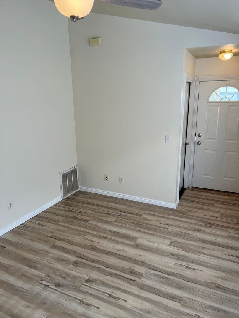 Nampa Apartment: 1307/1309 Holly St