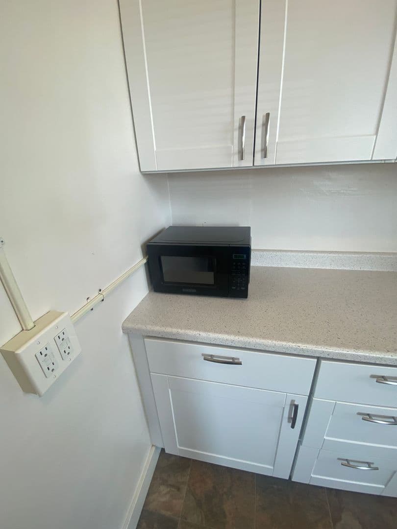 Caldwell Apartment: 321 Blaine St.