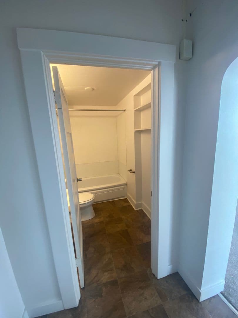 Caldwell Apartment: 321 Blaine St.