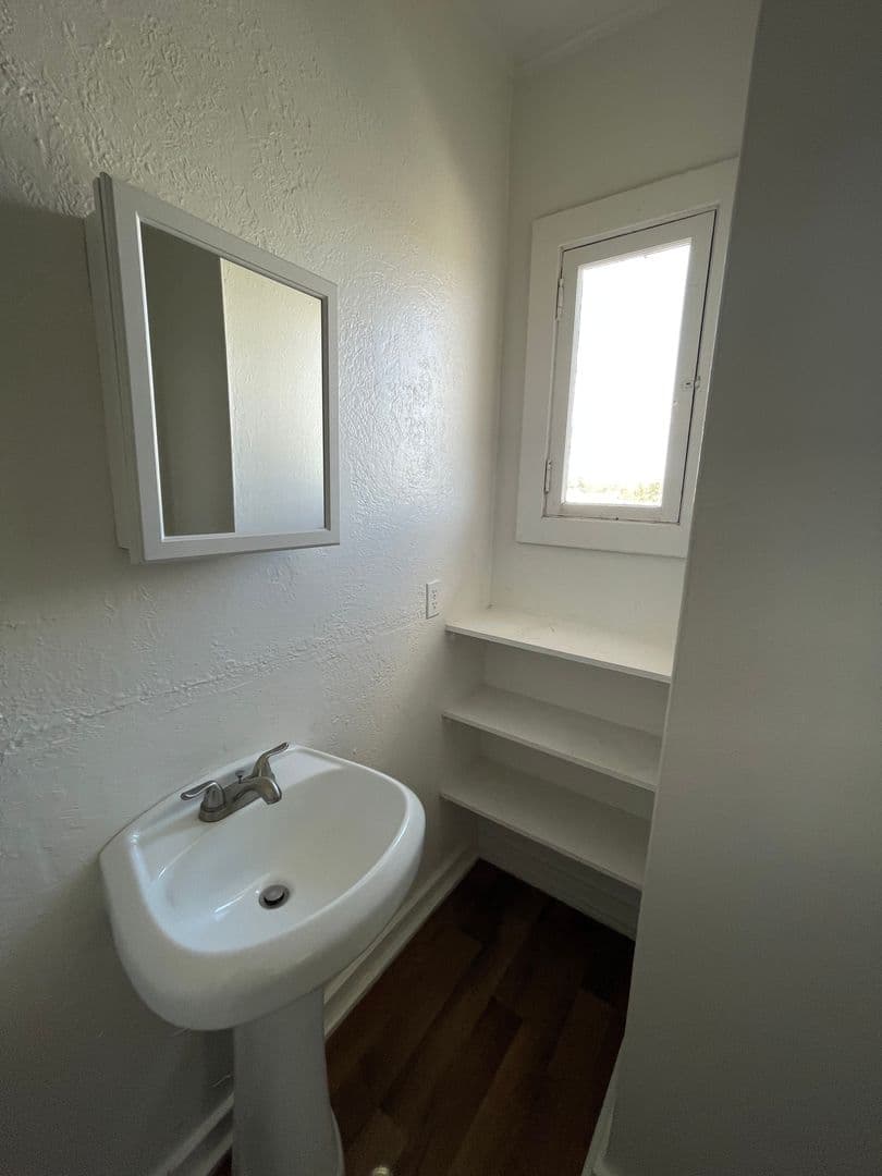 Caldwell Apartment: 321 Blaine St.