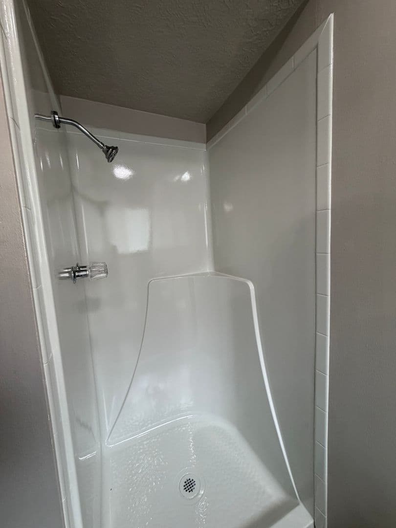 Nampa Apartment: 401 S Holly St