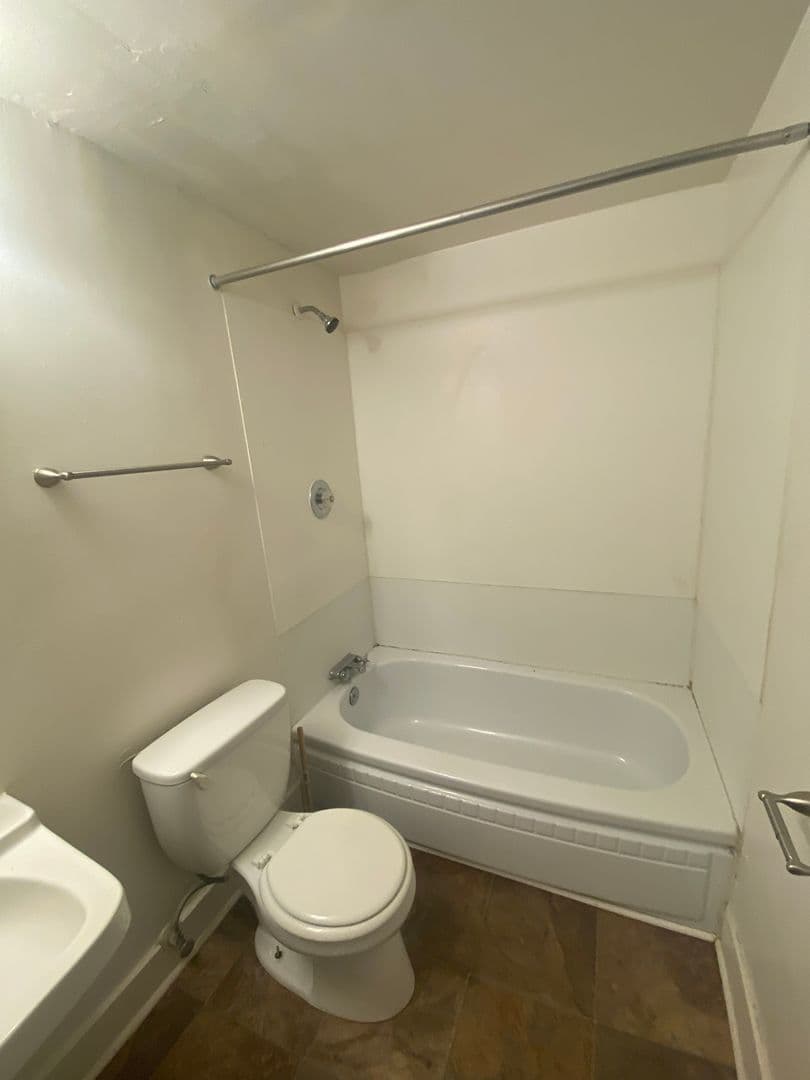 Caldwell Apartment: 321 Blaine St.