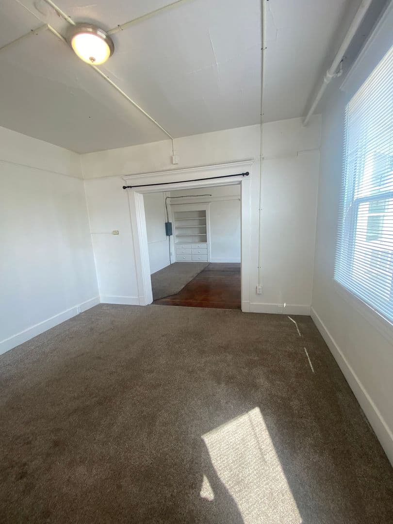 Caldwell Apartment: 321 Blaine St.