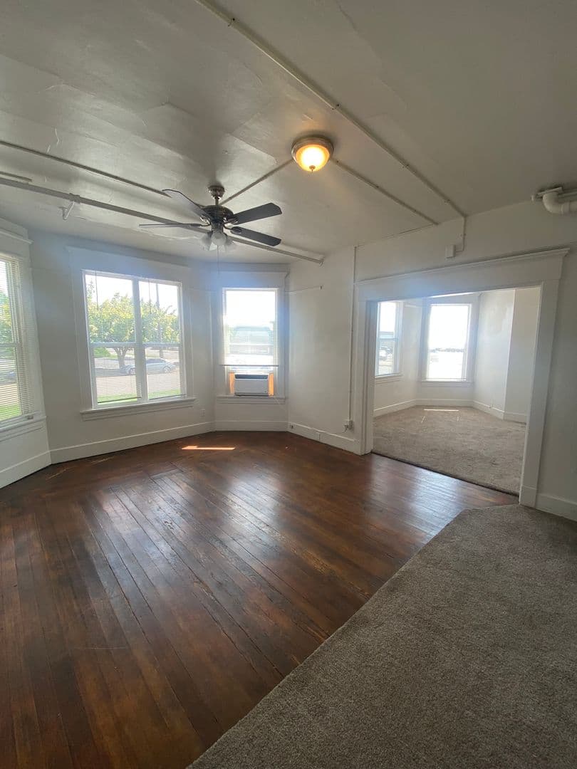 Caldwell Apartment: 321 Blaine St.