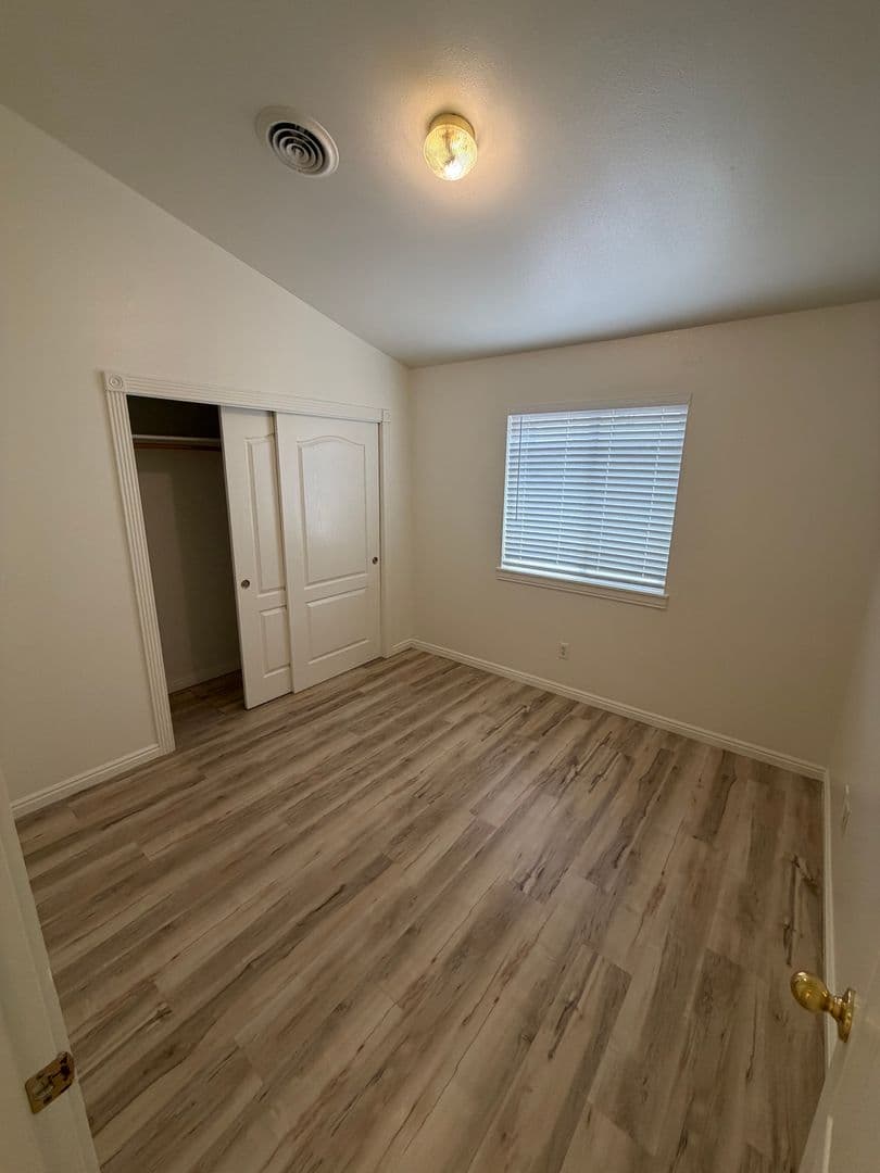 Nampa Apartment: 1307/1309 Holly St
