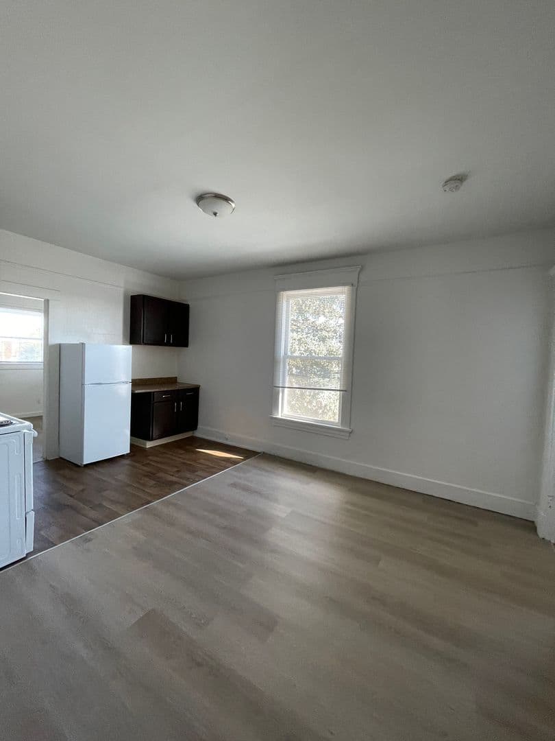 Caldwell Apartment: 321 Blaine St.