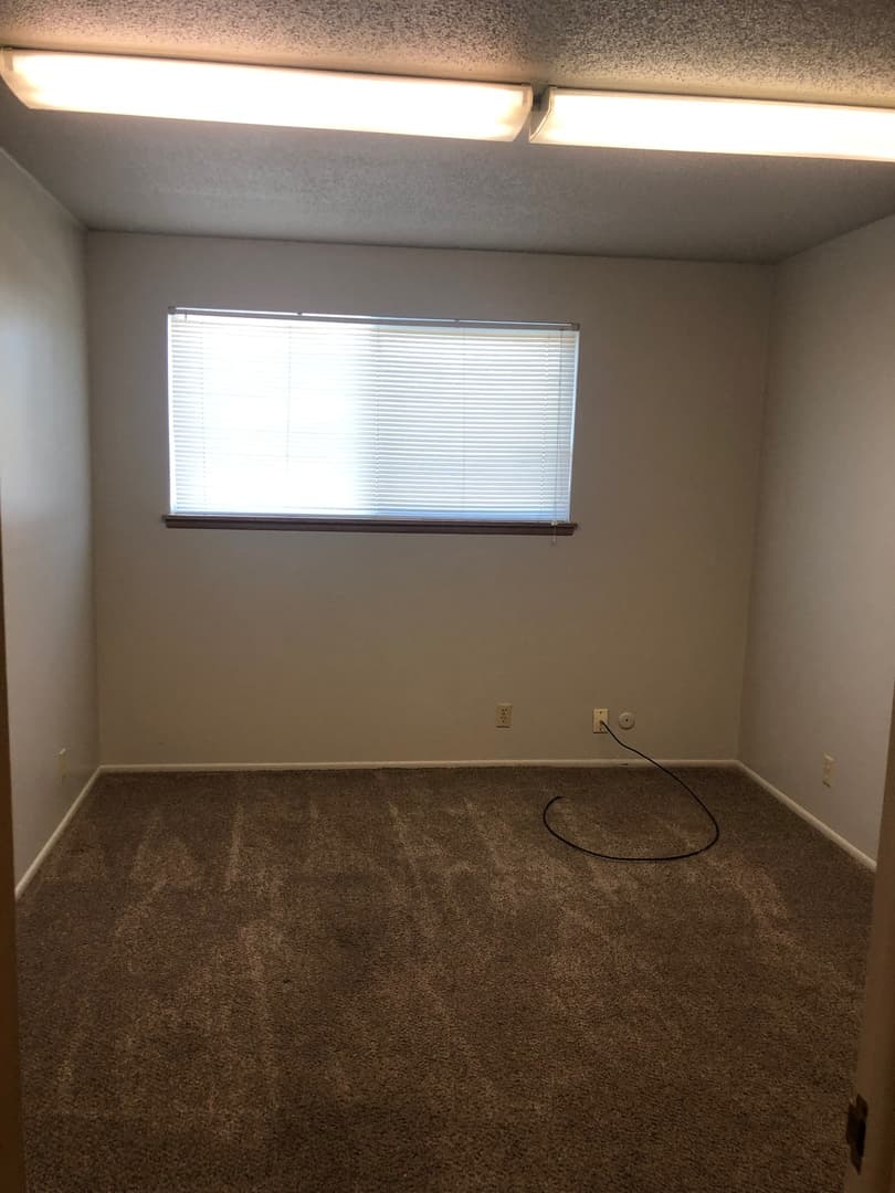 Nampa Apartment: 401 S Holly St