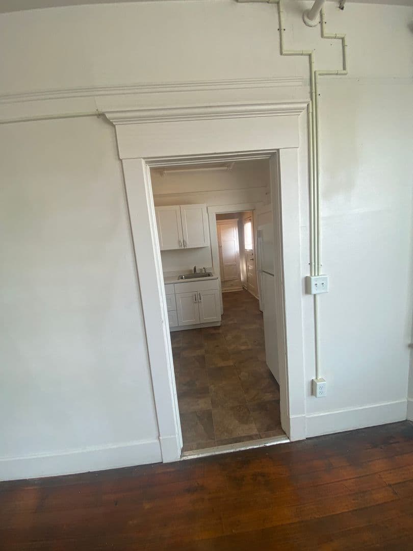 Caldwell Apartment: 321 Blaine St.
