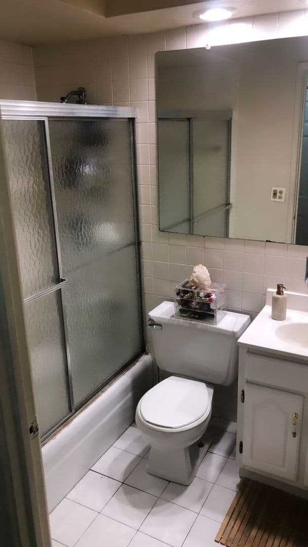 Chicago Apartment: 421-31 W. Barry