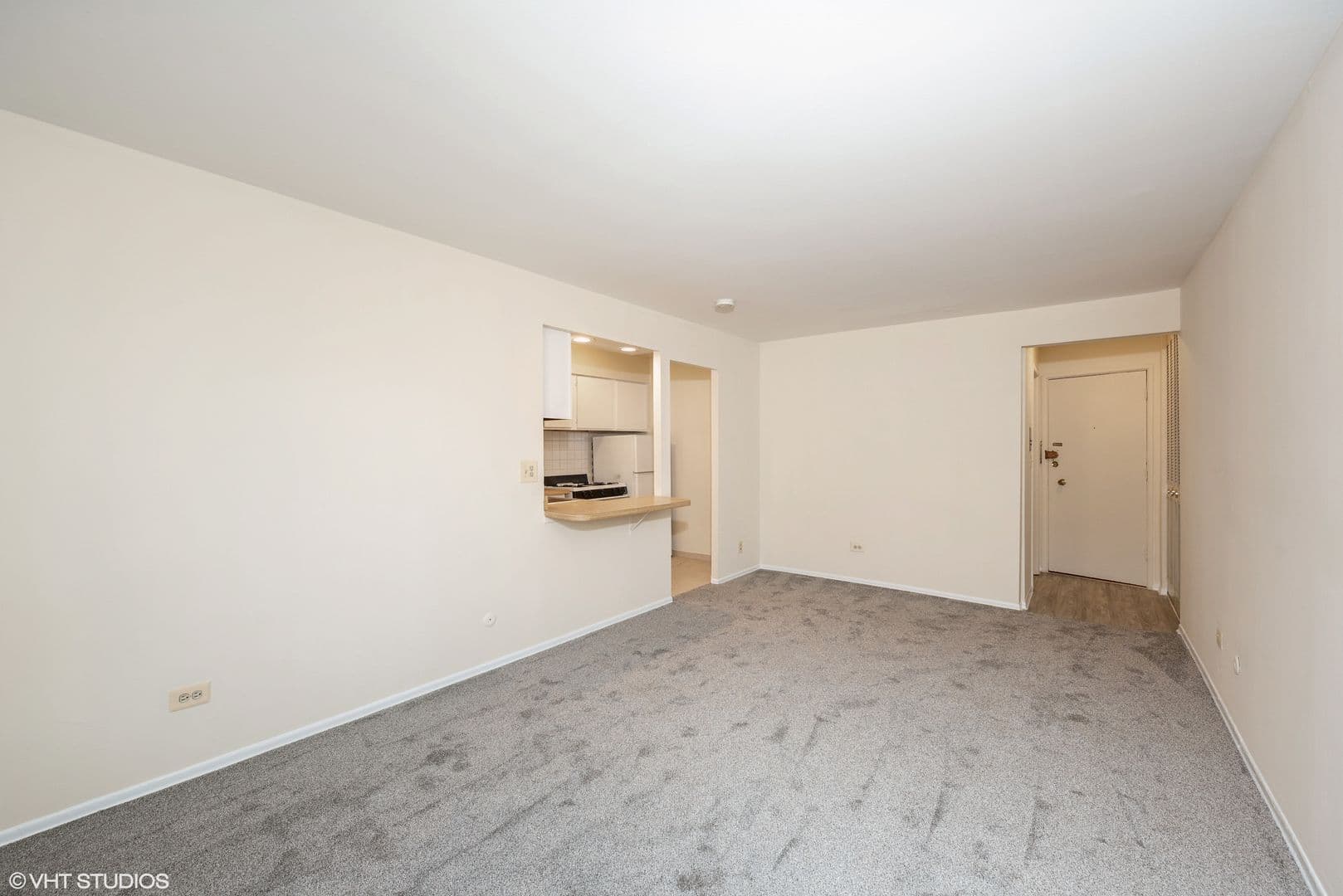 Chicago Apartment: 525 W. Deming Place