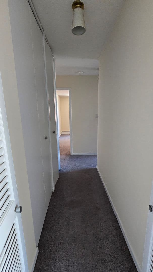 Evanston Apartment: 1616 Hinman Avenue