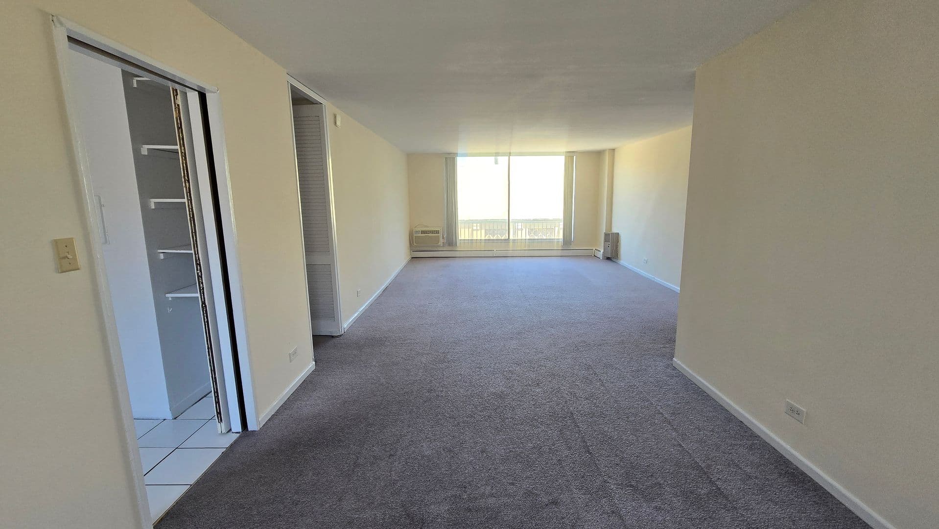 Evanston Apartment: 1616 Hinman Avenue