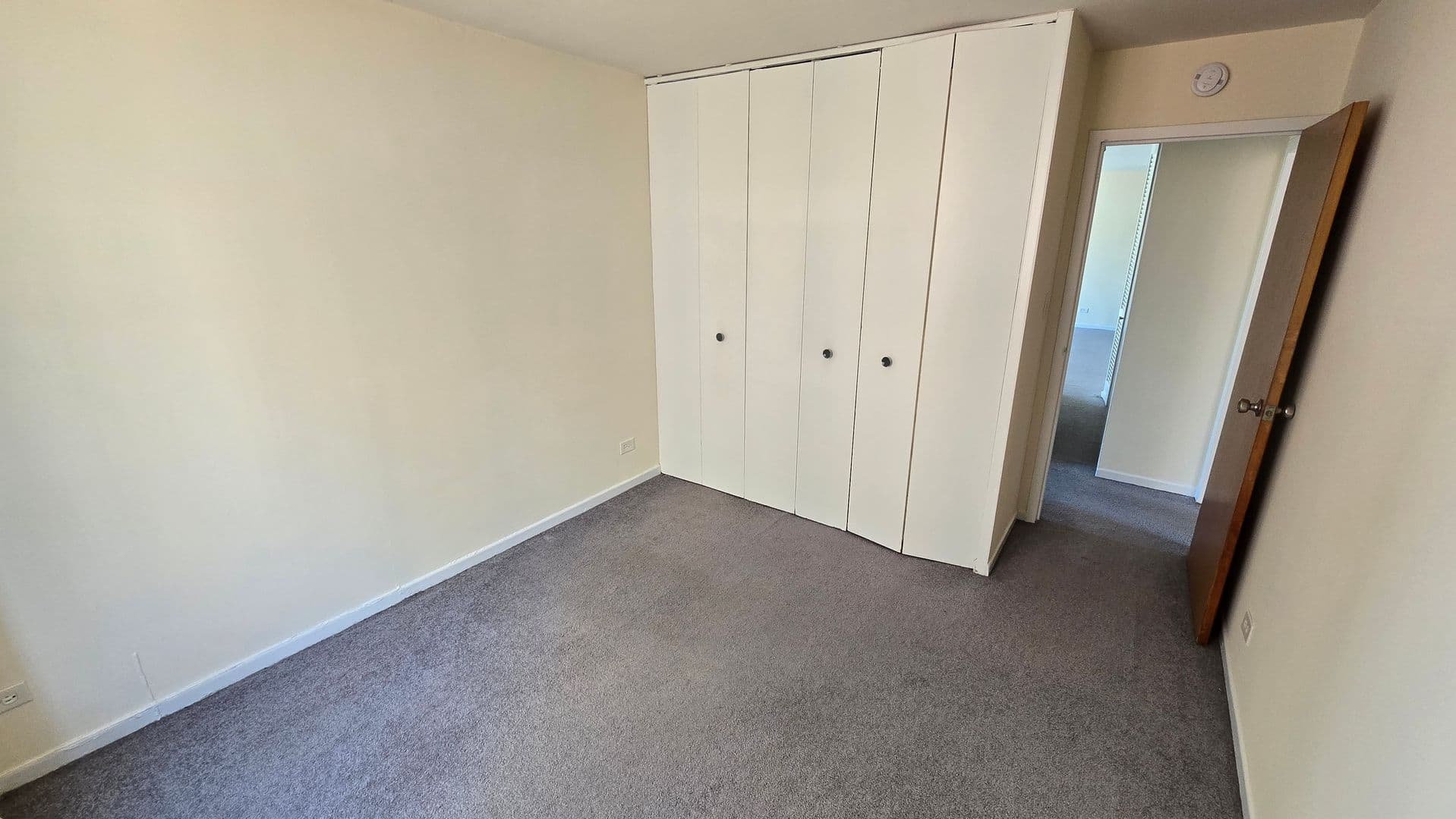 Evanston Apartment: 1616 Hinman Avenue