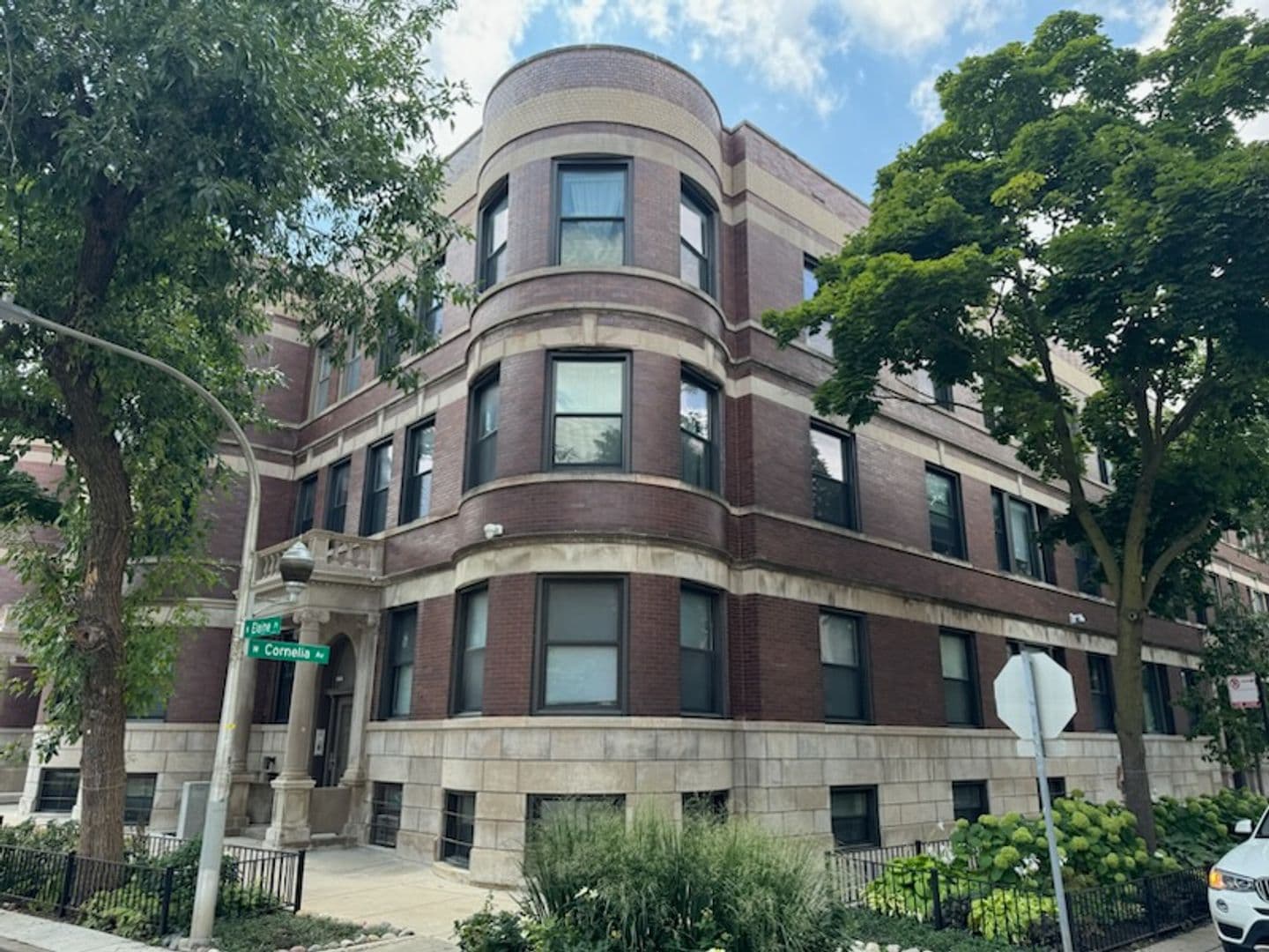 Chicago Apartment: 3450-56 N. Elaine Place