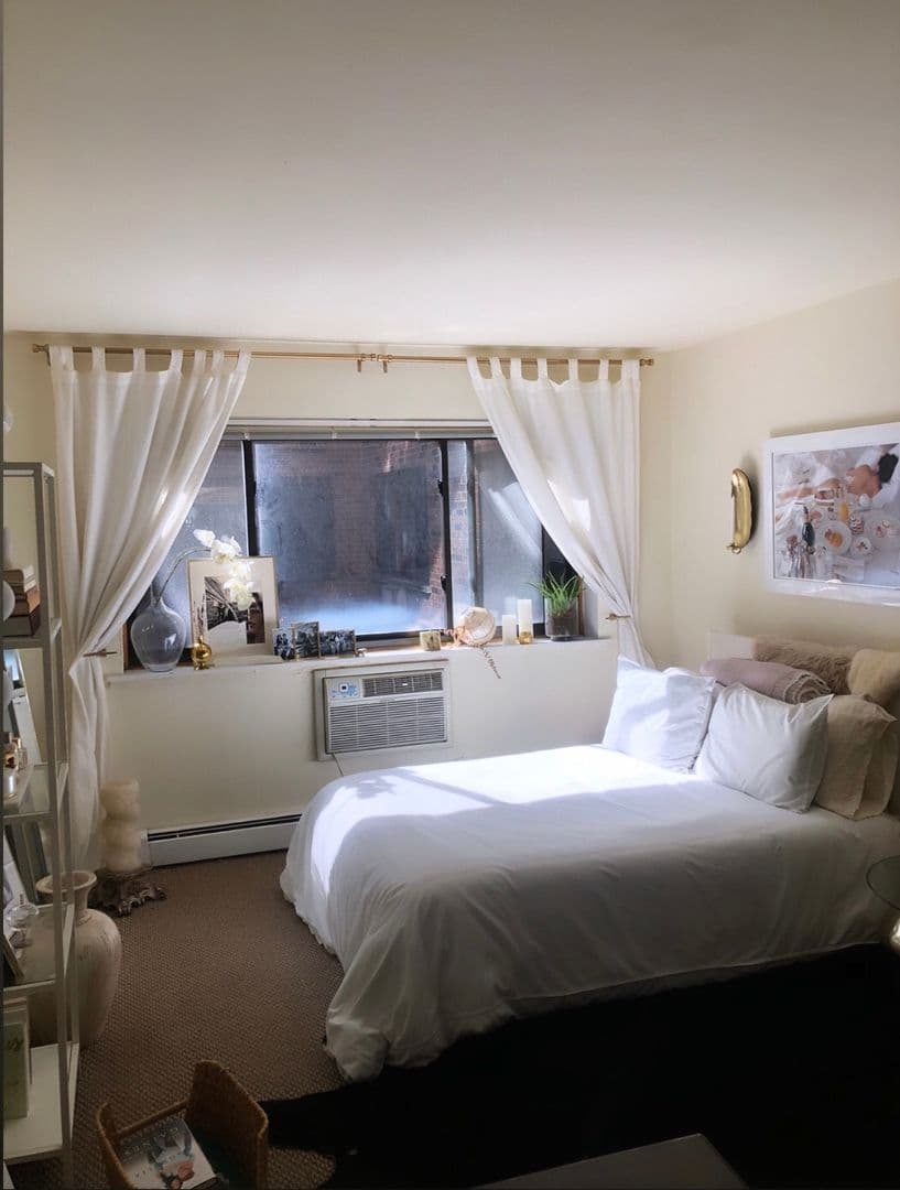 Chicago Apartment: 421-31 W. Barry