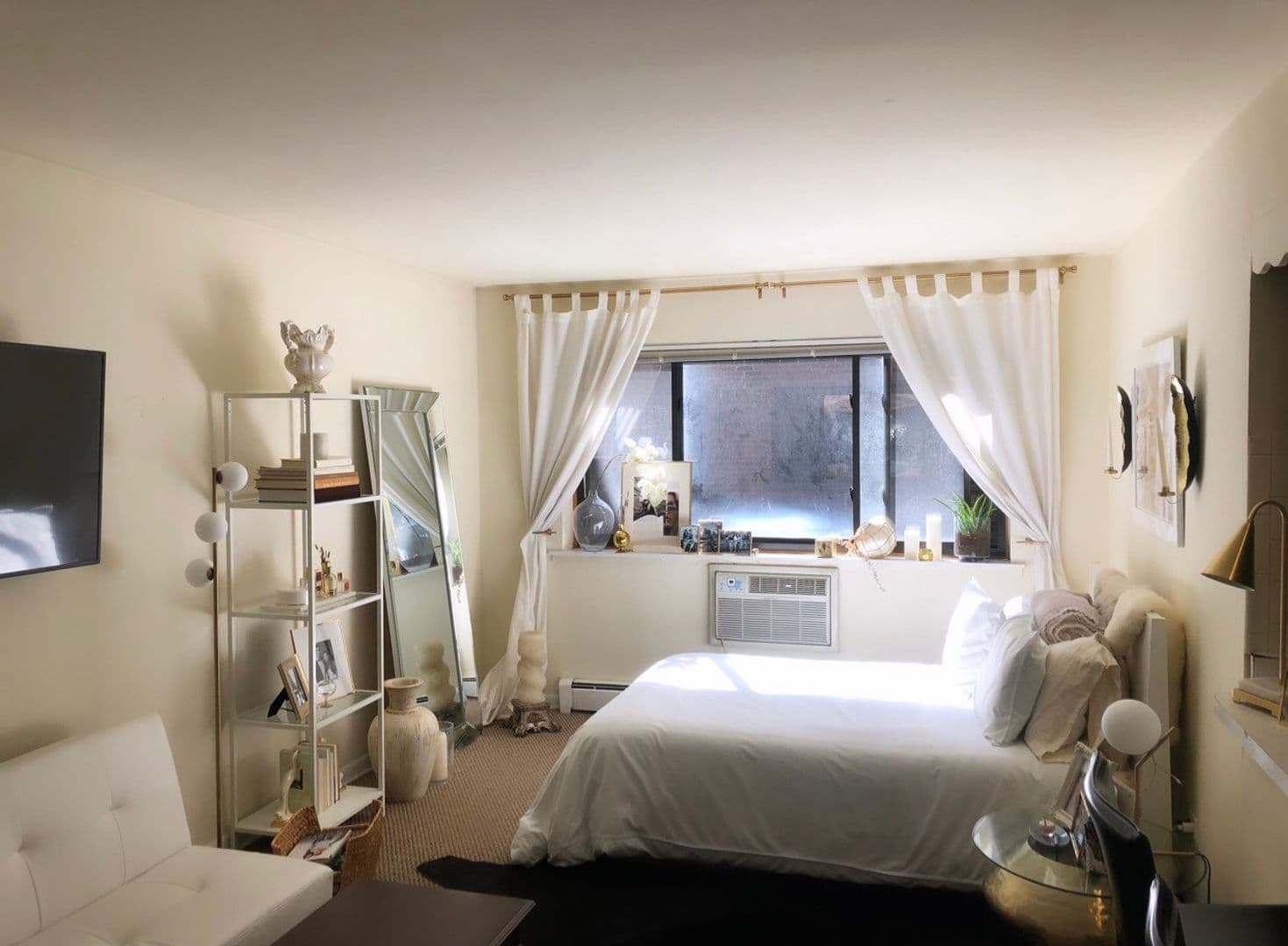 Chicago Apartment: 421-31 W. Barry