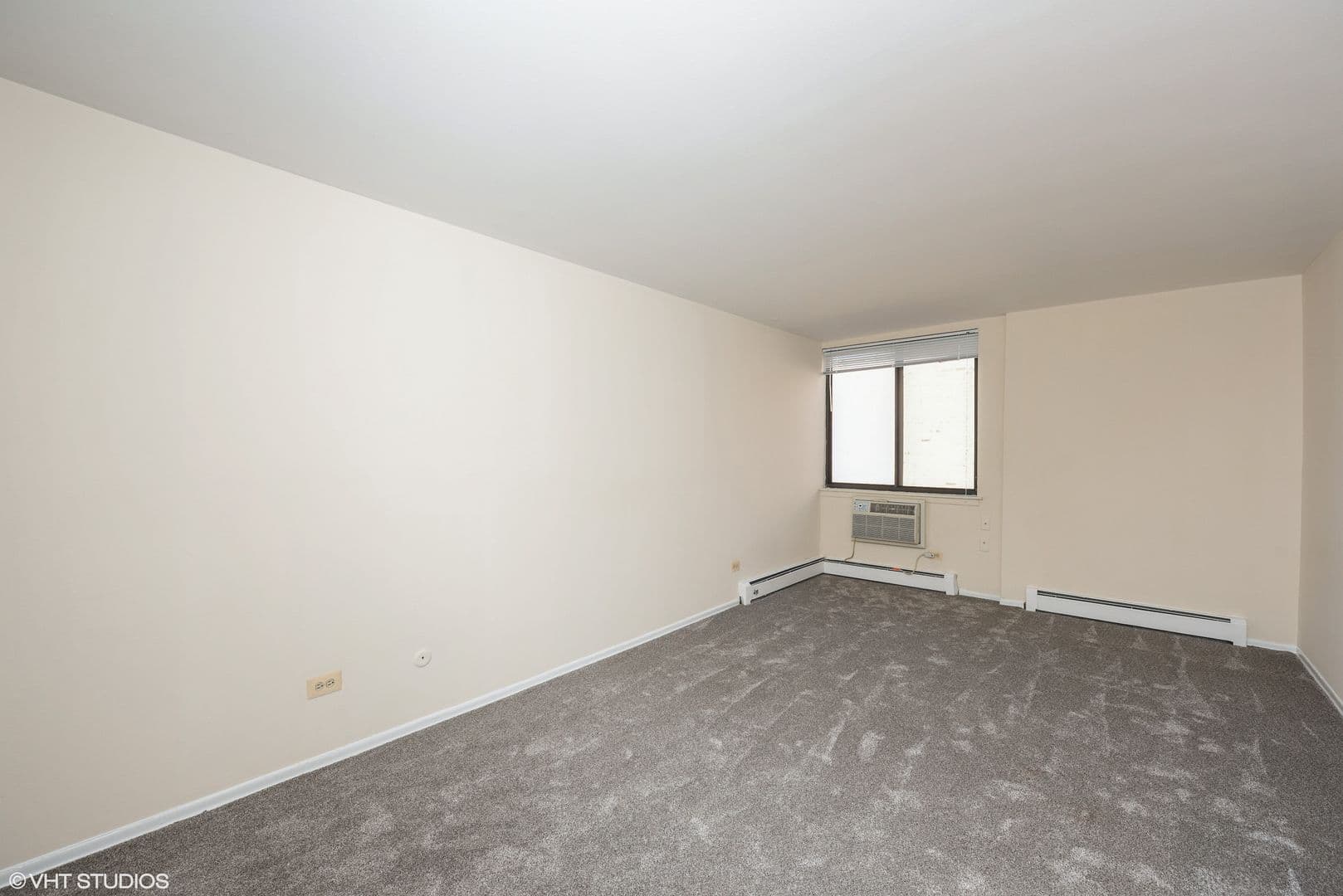 Chicago Apartment: 525 W. Deming Place