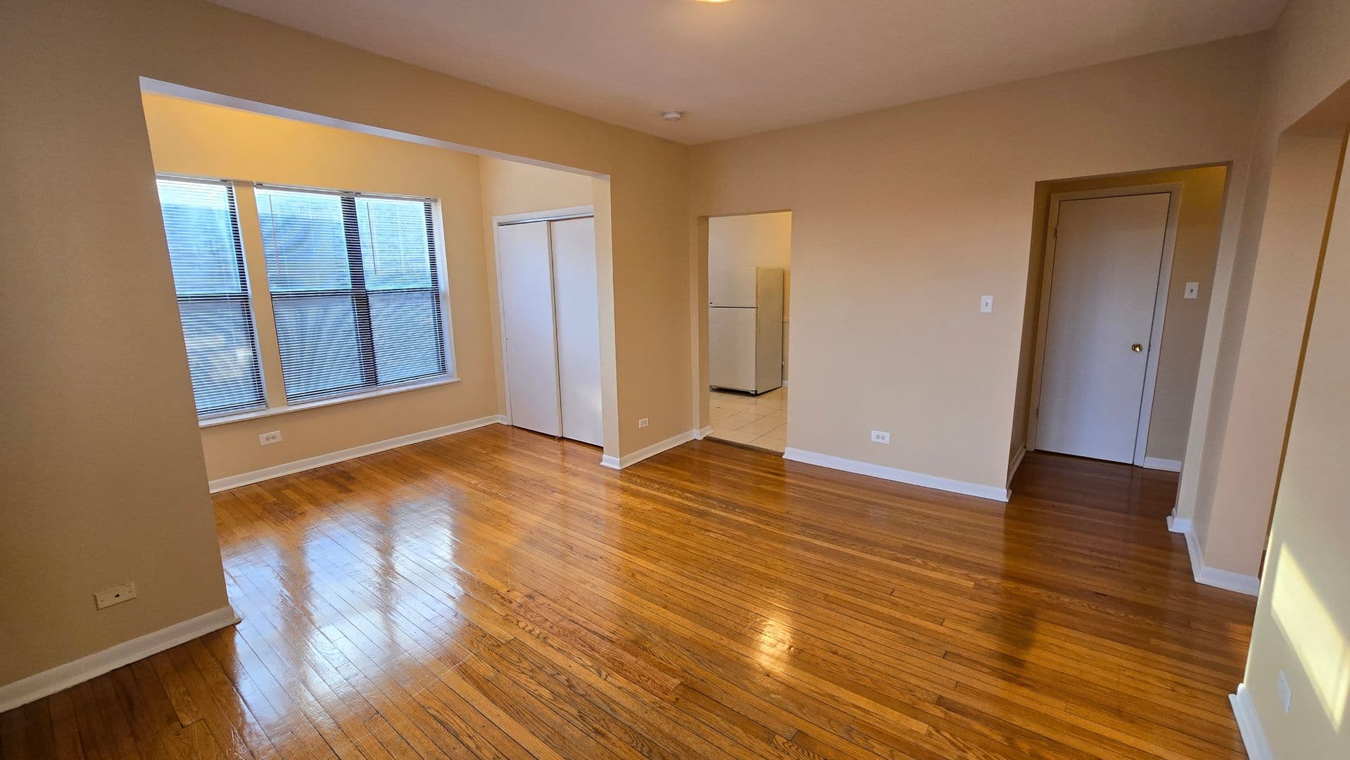 Chicago Apartment: 7722-28 N. Marshfield