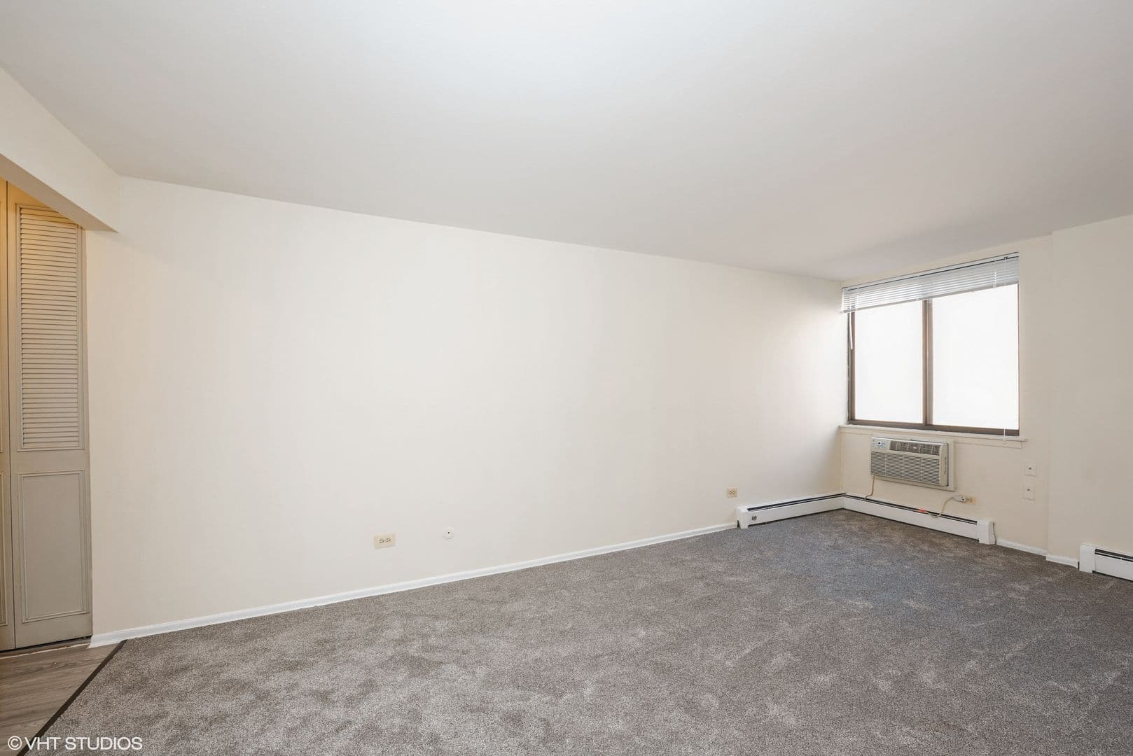 Chicago Apartment: 525 W. Deming Place