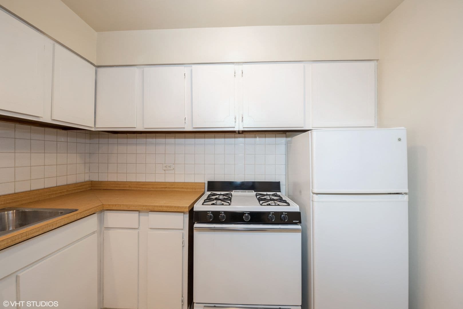 Chicago Apartment: 525 W. Deming Place
