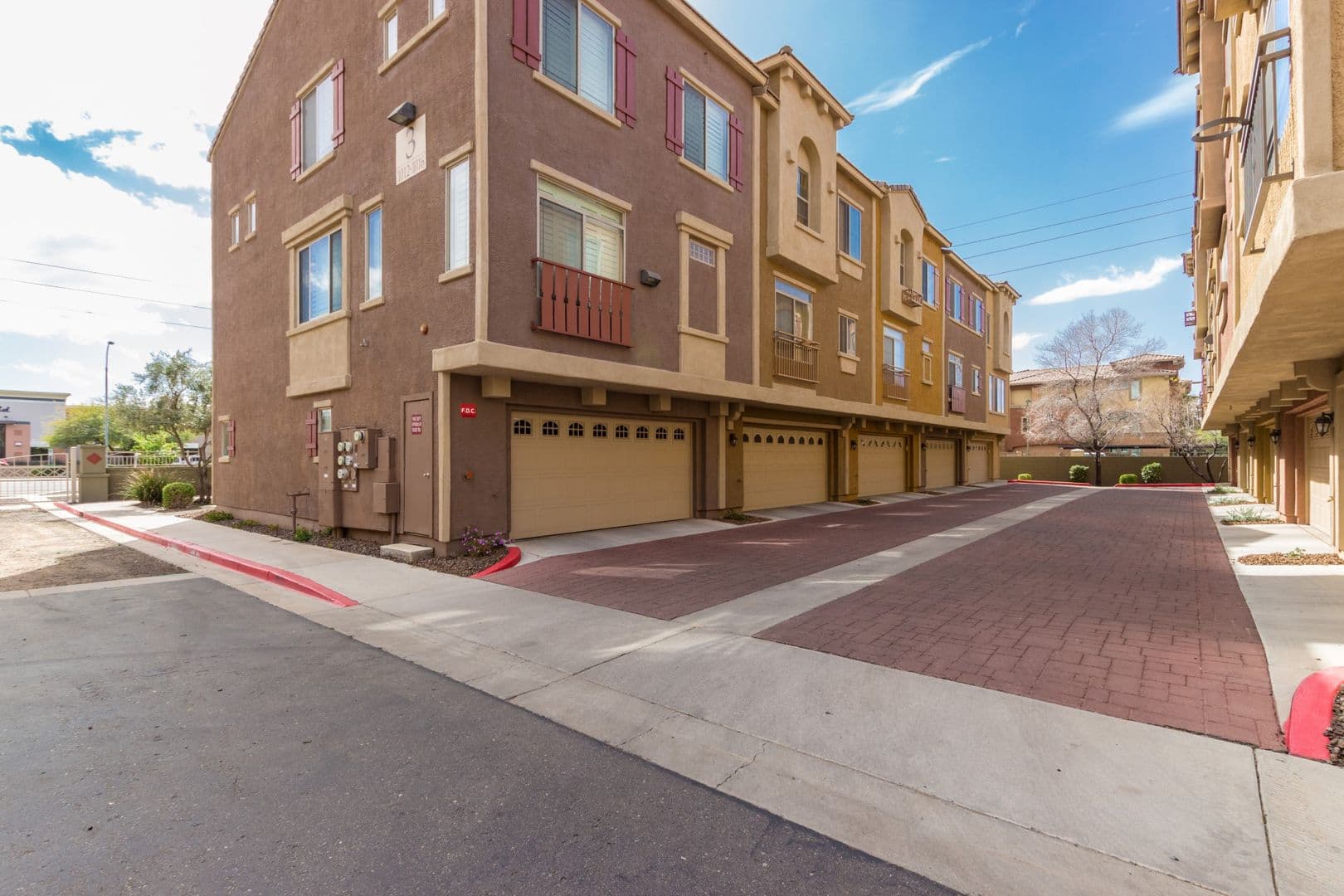 Chandler Apartment: 900 S 94th St