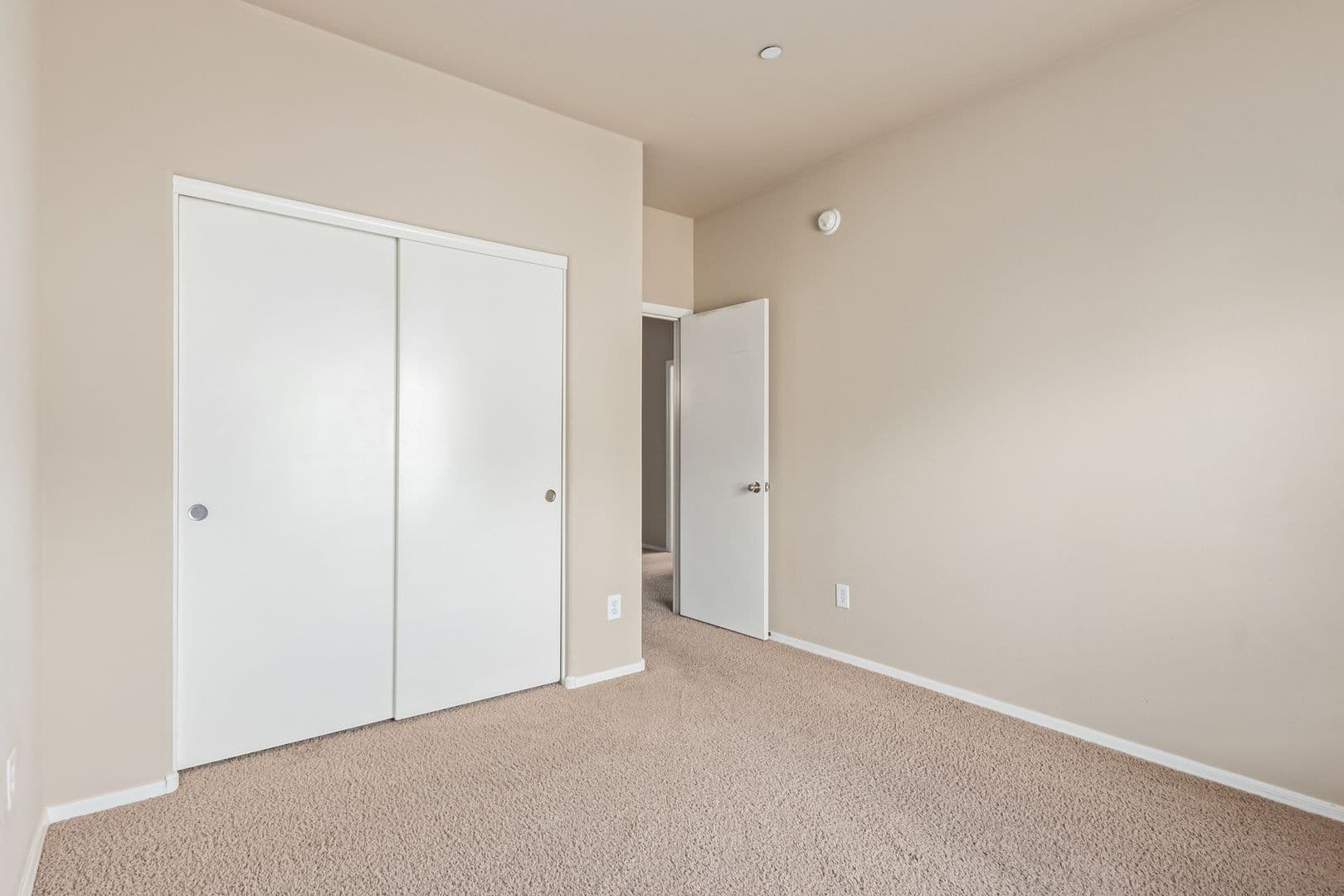 Chandler Apartment: 900 S 94th St