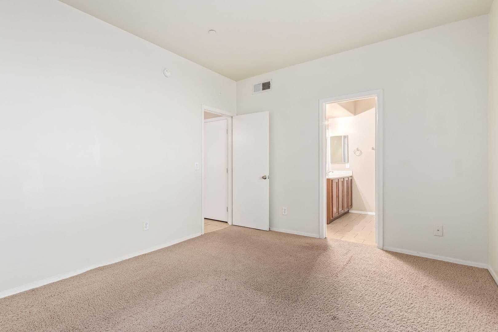 Chandler Apartment: 900 S 94th St
