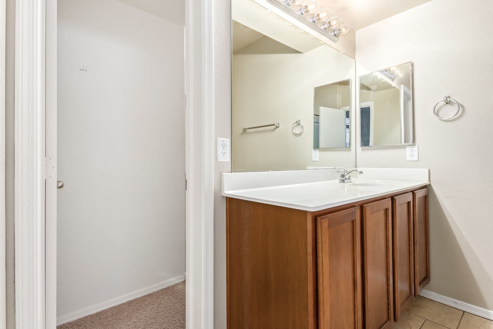 Chandler Apartment: 900 S 94th St