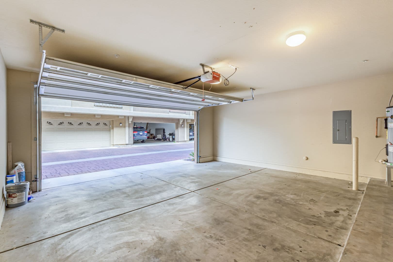 Chandler Apartment: 900 S 94th St